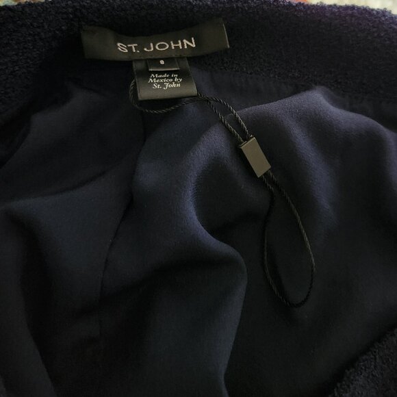 St John (designer resale) Navy Boucle Knit Skirt Sz 8 - Picture 4 of 6
